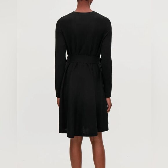 COS Minimalist A-Line Black 💯 Merino-Wool Knit Dress M Long Sleeves - Picture 4 of 15